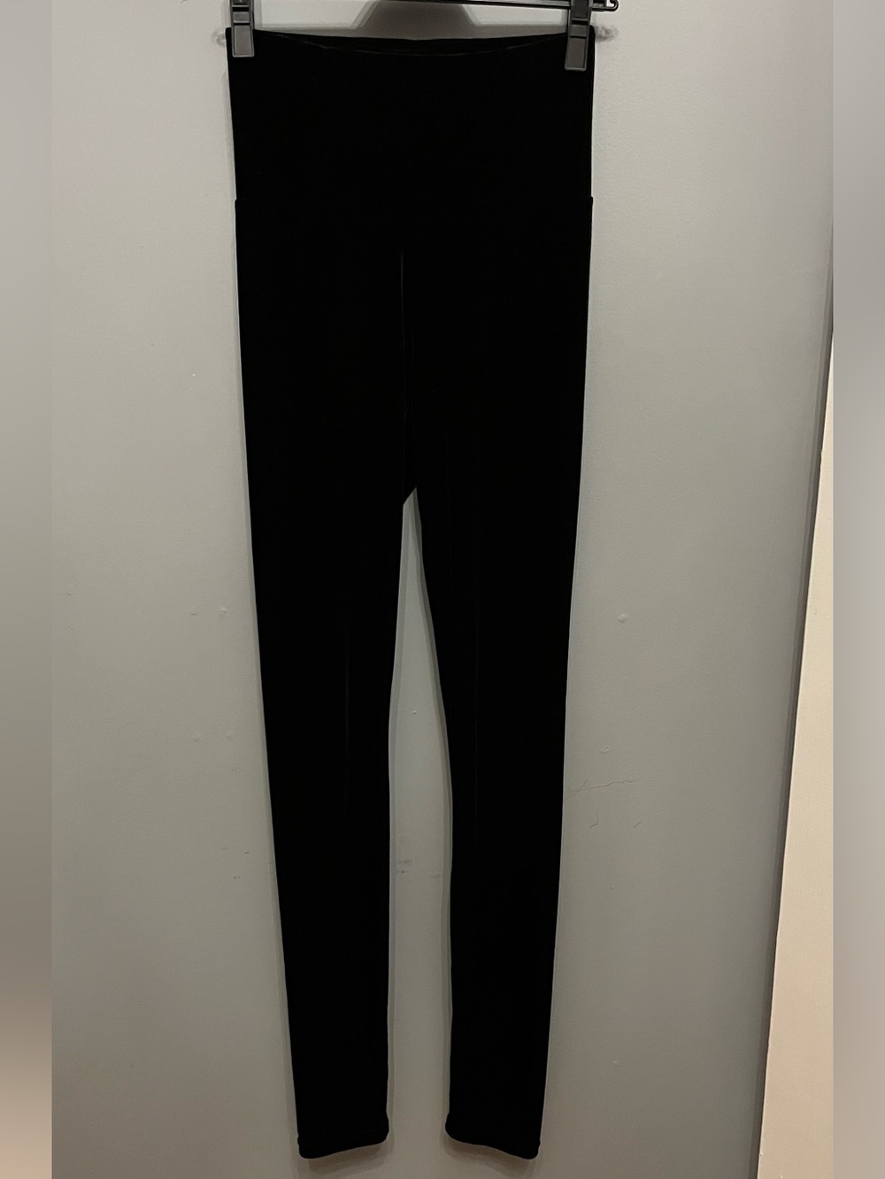 Design Lab Lord & Taylor High Waisted Velvet Leggings, size S